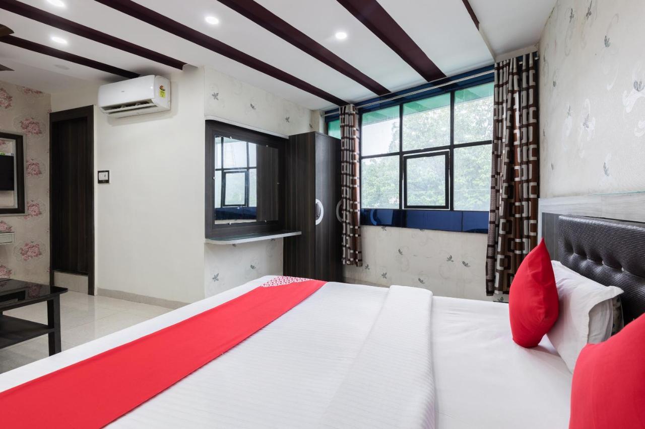 Oyo 45301 Hotel Om Palace Sagar  Экстерьер фото
