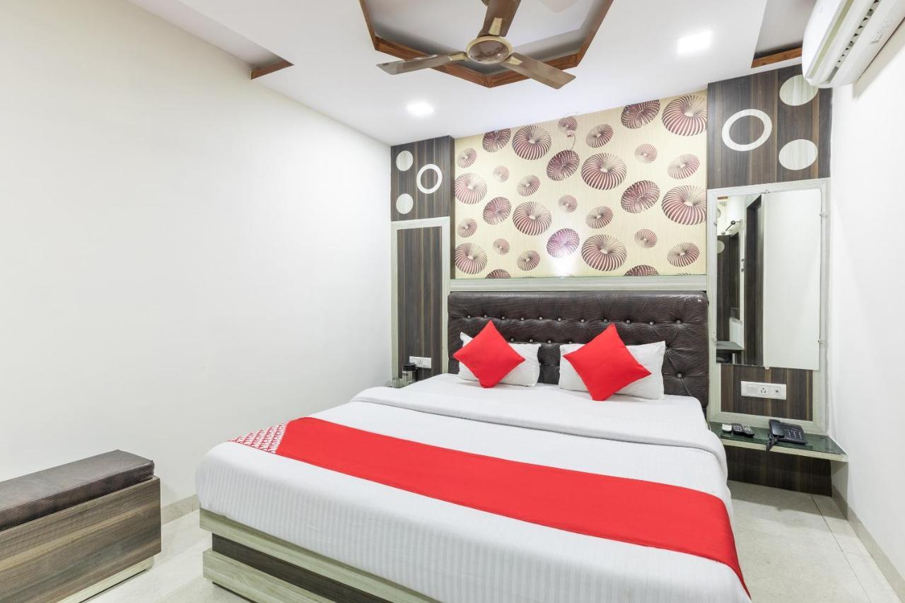Oyo 45301 Hotel Om Palace Sagar  Экстерьер фото