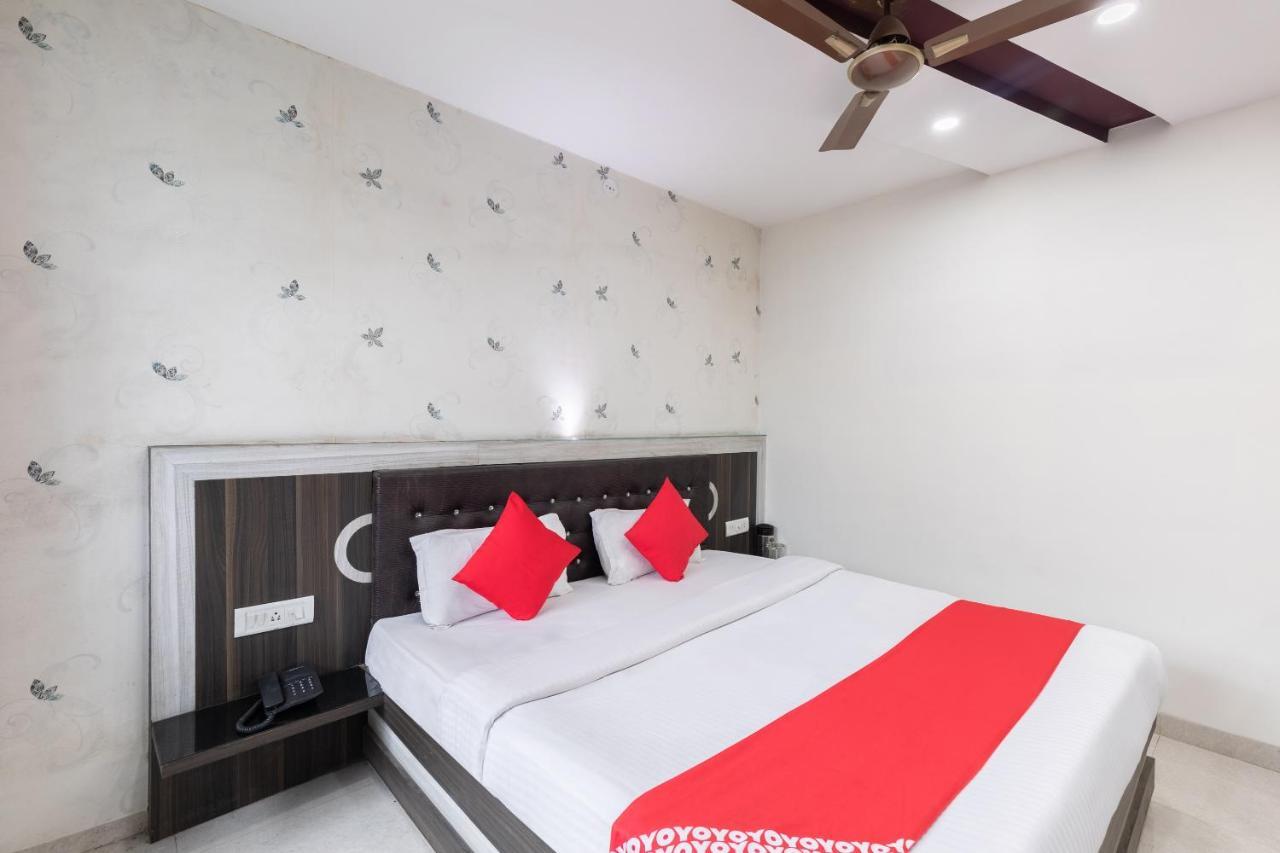 Oyo 45301 Hotel Om Palace Sagar  Экстерьер фото