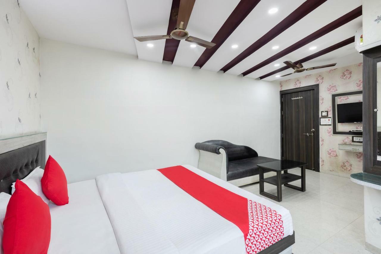 Oyo 45301 Hotel Om Palace Sagar  Экстерьер фото